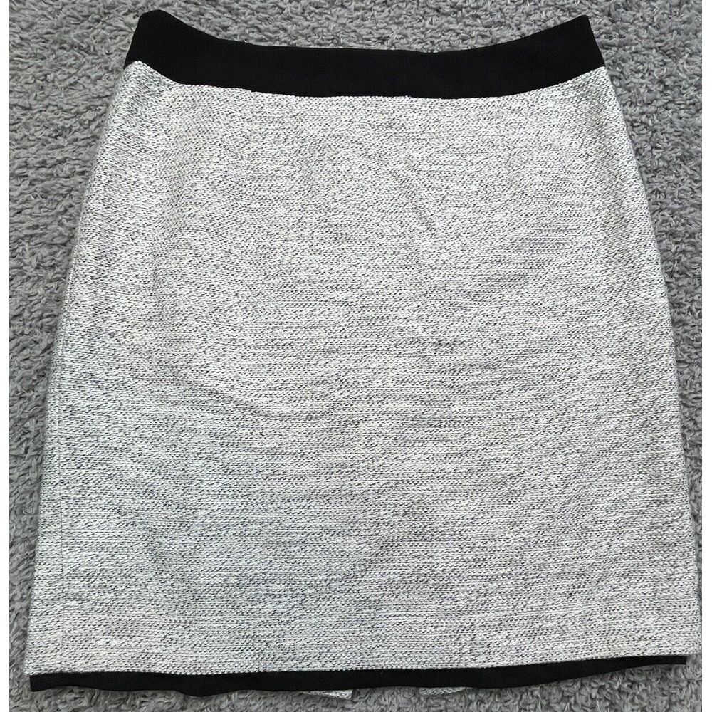 Banana Republic Women's Ivory w/Black Trim Tweed Lined Pencil Skirt size 10.